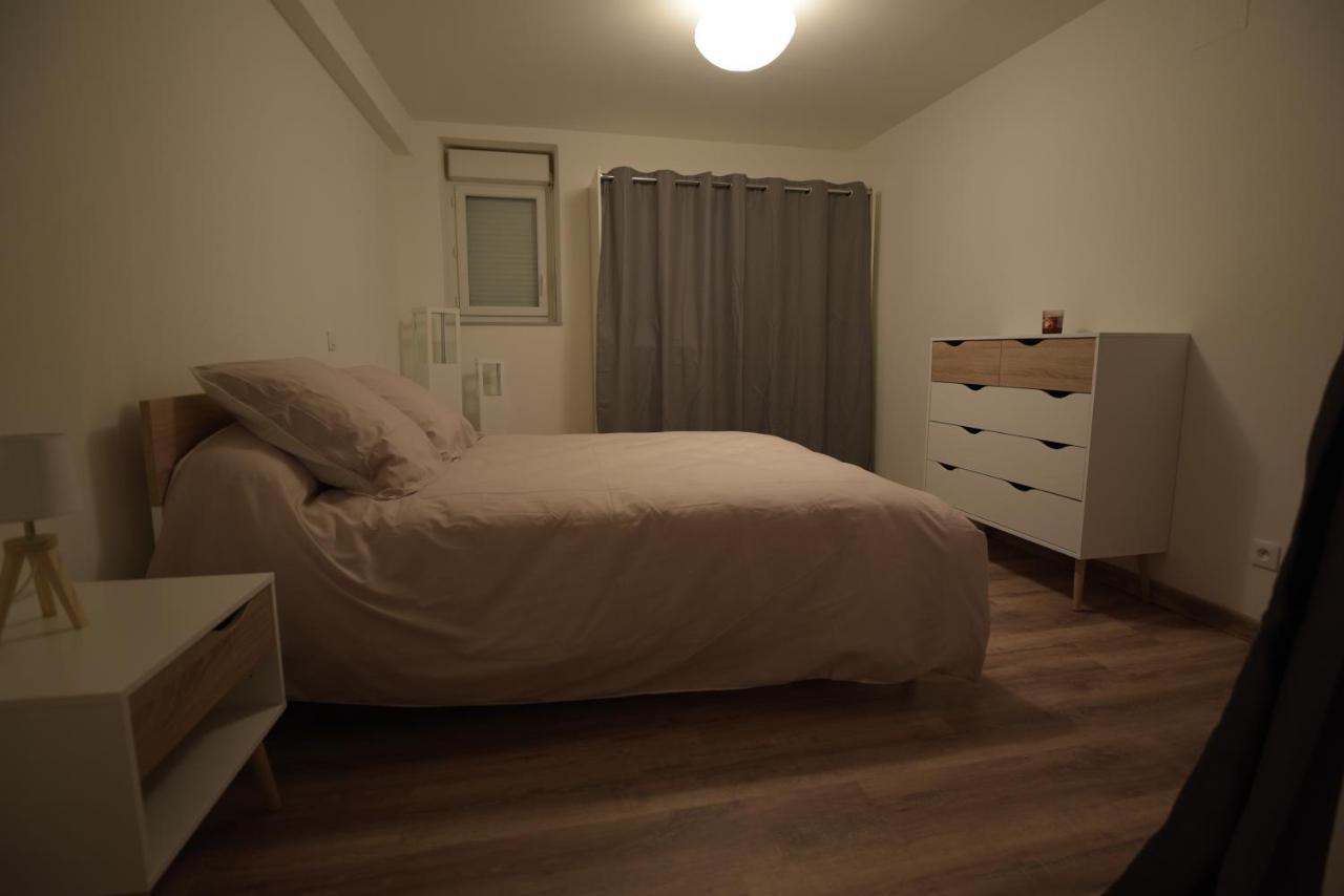 Cosy Appartement Hyper Centre Ville Avec Cour + Patio Auxerre Luaran gambar